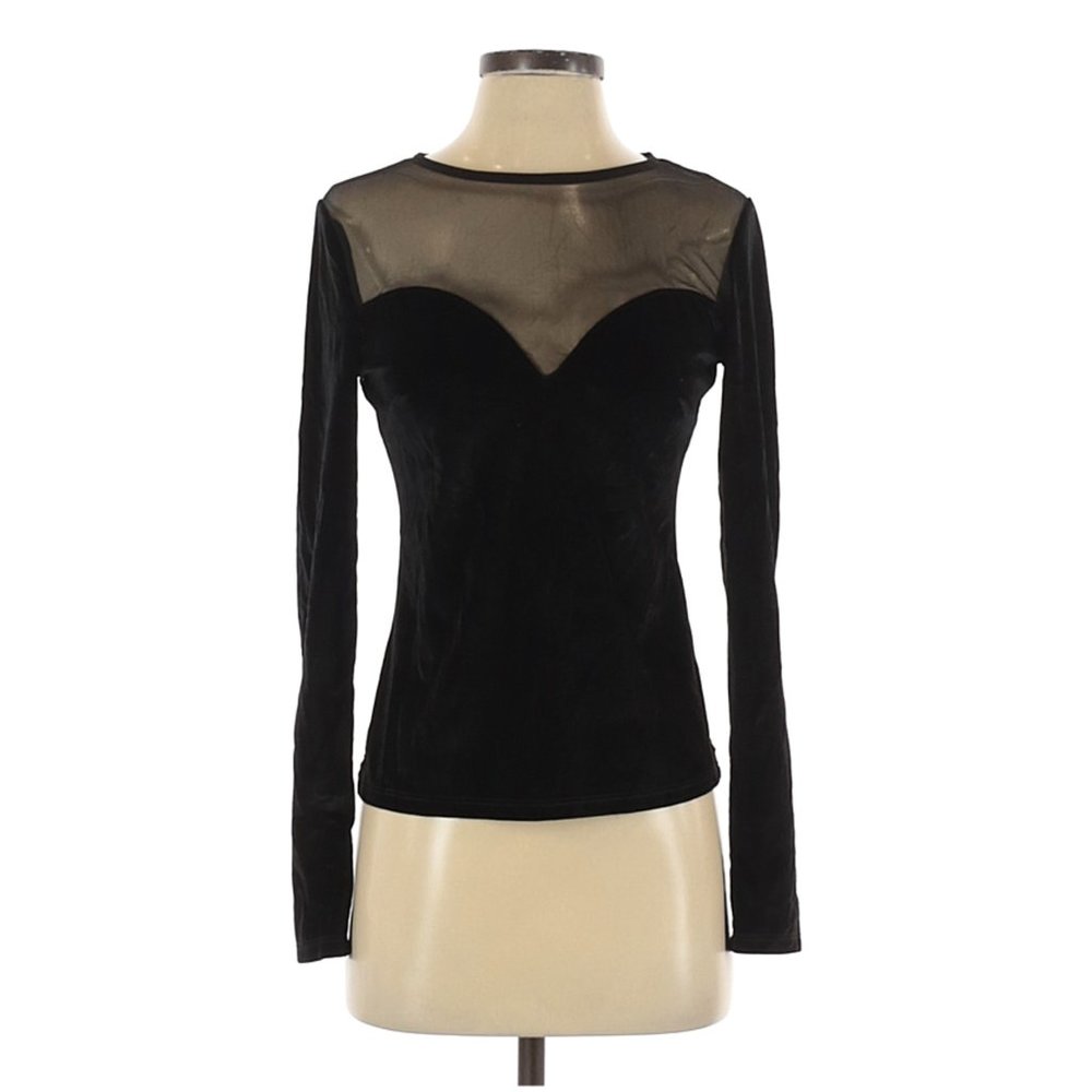 LAST CHANCE—Sexy black Nasty Gal long-sleeved top